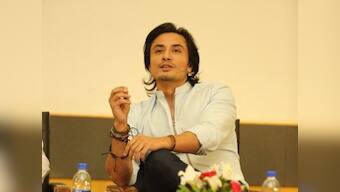 Momina Mustehsan urges Ali Zafar to acknowledge fault, apologise amid sexual harassment allegations