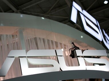 Logos of Taiwanese multinational computer hardware and electronics company Asus are seen during the annual Computex computer exhibition in Taipei, Taiwan June 1, 2016. REUTERS/Tyrone Siu - D1BETHJPZWAA