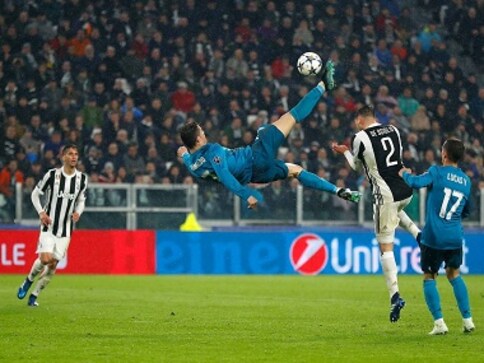 Cristiano Ronaldo's stunning overhead bicycle kick against Juventus ...