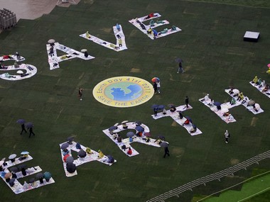 Climate change protesters block bridges over Thames in London, demand 'dramatic new environmental policy' Climate change protesters block bridges over Thames in London, demand 'dramatic new environmental policy'