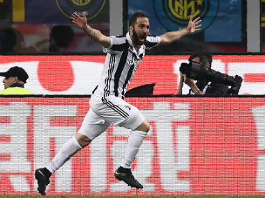 Serie A: Gonzalo Higuain hits late winner as Juventus win five-goal thriller against Inter Milan to stay on title track Serie A: Gonzalo Higuain hits late winner as Juventus win five-goal thriller against Inter Milan to stay on title track