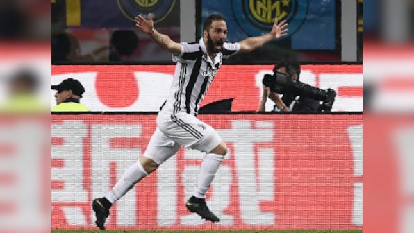 Serie A: Gonzalo Higuain hits late winner as Juventus win five-goal thriller against Inter Milan to stay on title track