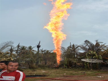 Newly-drilled, unregulated oil well in Indonesias Aceh province explodes into flames; 15 killed and 40 injured