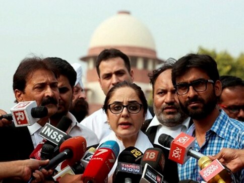 Kathua rape case: Lawyers hold silent protest in Delhi, claim J&K Bar Association violated code of conduct by supporting rapists Kathua rape case: Lawyers hold silent protest in Delhi, claim J&K Bar Association violated code of conduct by supporting rapists