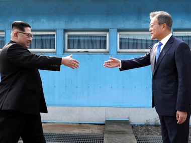 North, South Korea sign historic agreement: Kim Jong-un and Moon Jae-In agree to denuclearise peninsula, end Korean War North, South Korea sign historic agreement: Kim Jong-un and Moon Jae-In agree to denuclearise peninsula, end Korean War