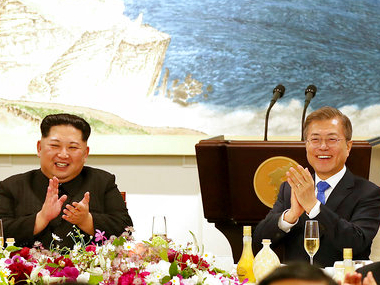 Kim Jong-un and Moon Jae-in agree to denuclearise Korean peninsula: Highlights of the Panmunjeom Declaration Kim Jong-un and Moon Jae-in agree to denuclearise Korean peninsula: Highlights of the Panmunjeom Declaration