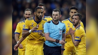 Premier League referees to be instructed to use pitchside monitors for decisions about red cards