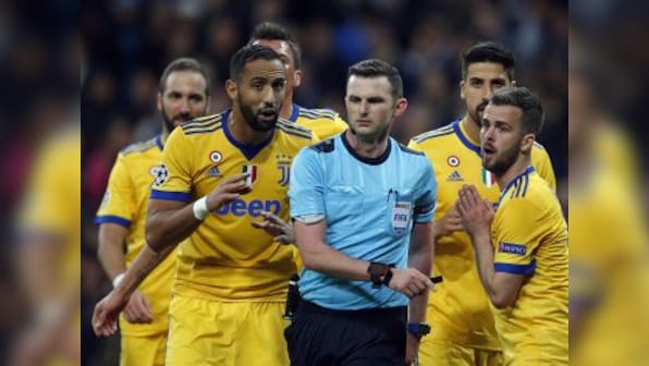 Premier League referees to be instructed to use pitchside monitors for decisions about red cards