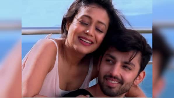 Neha Kakkar's latest romantic video song 'Oh Humsafar' features Yaariyan actor Himansh Kohli