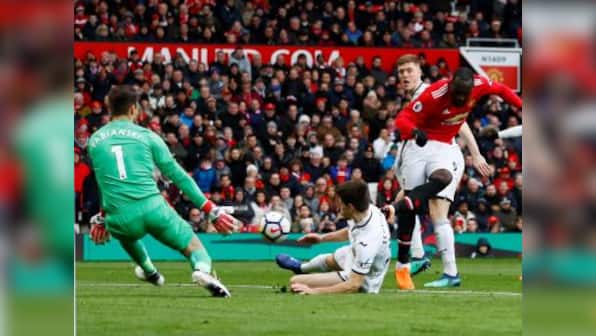 Premier League: Romelu Lukaku, Alexis Sanchez strike in Manchester United's 2-0 win; Liverpool beat Crystal Palace