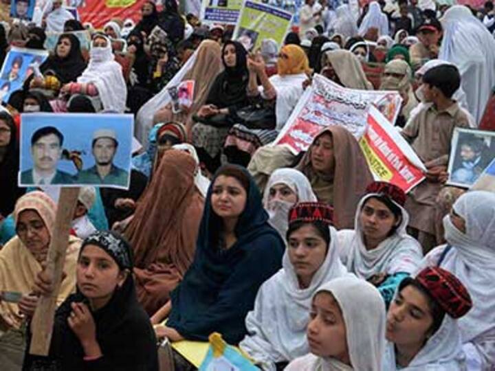 Thousands of Pashtun tribesmen rally against security forces in Pakistan, protest for 'right to live without fear'