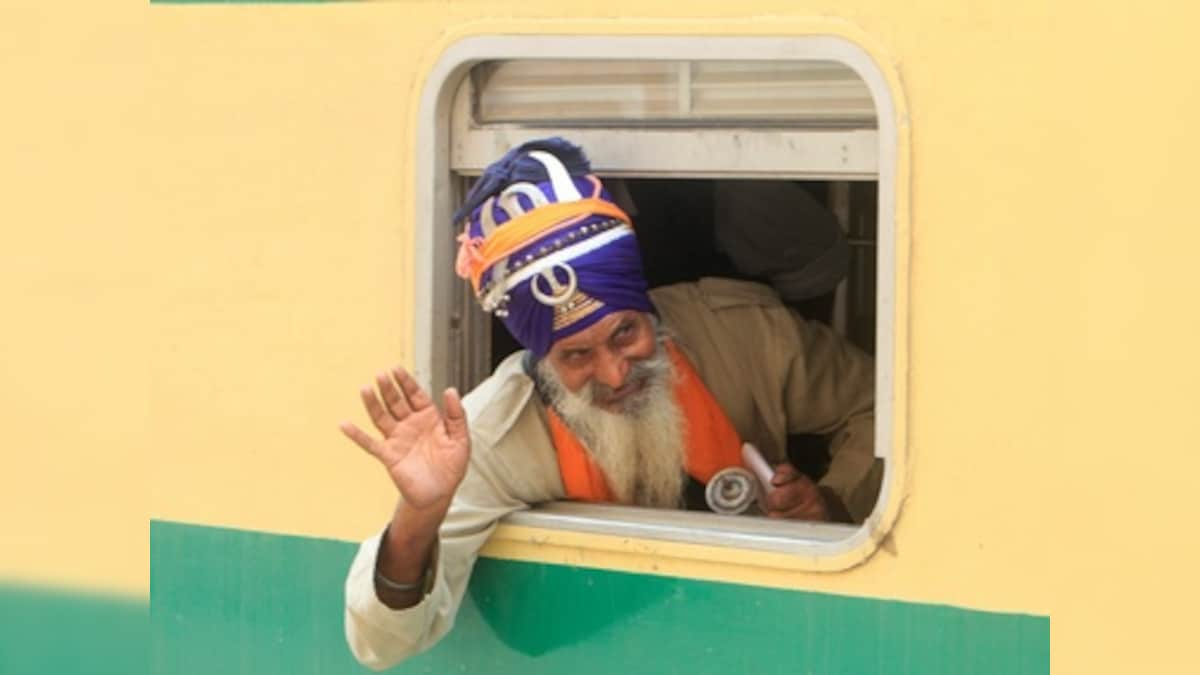 500 Indian Sikhs arrive in Pakistan to attend Guru Nanak's 550th birth anniversary celebrations