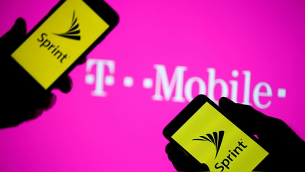 Sprint, T-Mobile merger wins support of the chairman of the US telecommunications regulator
