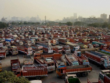 Truckers' strike: Nationwide agitation enters fourth day; businesses lose an estimated Rs 10,000 crore Truckers' strike: Nationwide agitation enters fourth day; businesses lose an estimated Rs 10,000 crore