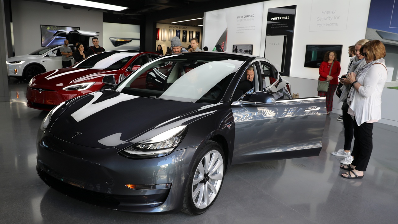 Shanghai to reduce restrictions on foreign investment in the auto sector after Tesla deal Shanghai to reduce restrictions on foreign investment in the auto sector after Tesla deal