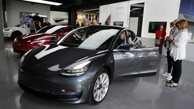 Tesla reportedly delivered cars to customers with USB ports missing due to global chip shortage