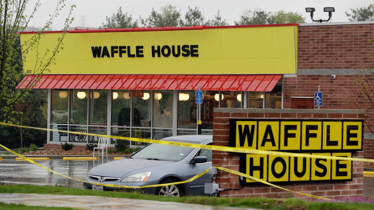 Waffle House shooting suspect in custody after killing 4 in Tennessee ...