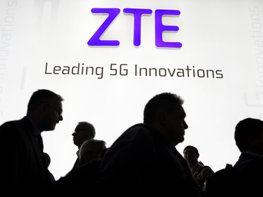 Chinese newspapers warn that 'economic issues should not be politicised in order to stifle competition' after the ZTE ban in the US Chinese newspapers warn that 'economic issues should not be politicised in order to stifle competition' after the ZTE ban in the US
