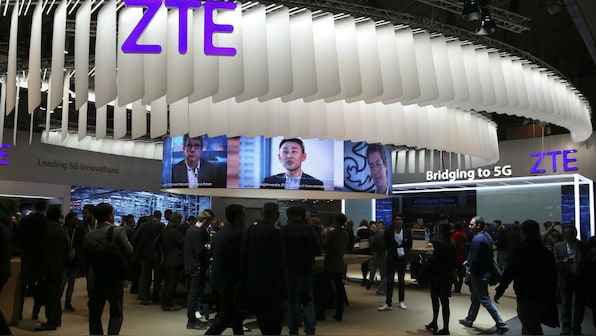 ZTE patent of a dual-display smartphone surfaces online showing a square screen on the back