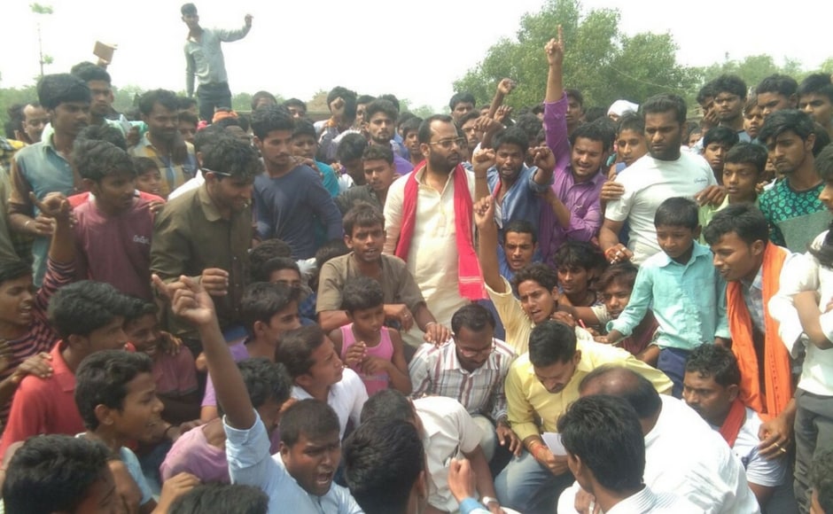 Locals held protest near Dudahi. They demanded a manned railway crossing aand sought the compensation for families of the deceased be increased to Rs 50 lakhs. Ved Prakash/Team 101Reporters Locals held protest near Dudahi. They demanded a manned railway crossing aand sought the compensation for families of the deceased be increased to Rs 50 lakhs. Ved Prakash/Team 101Reporters