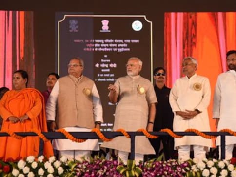Narendra Modi says 8,50,000 toilets built in Bihar in a week: Past data indicates the claim is improbable Narendra Modi says 8,50,000 toilets built in Bihar in a week: Past data indicates the claim is improbable