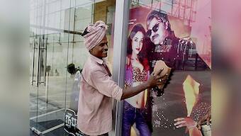 Kollywood strike: Tamil film industry is losing Rs 3-4 cr every day due to standoff between producers, theatre owners