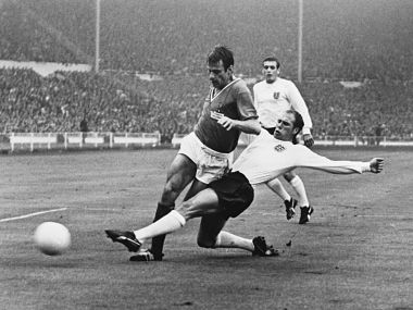 Ray Wilson, part of England's 1966 FIFA World Cup-winning team, dies aged 83 Ray Wilson, part of England's 1966 FIFA World Cup-winning team, dies aged 83
