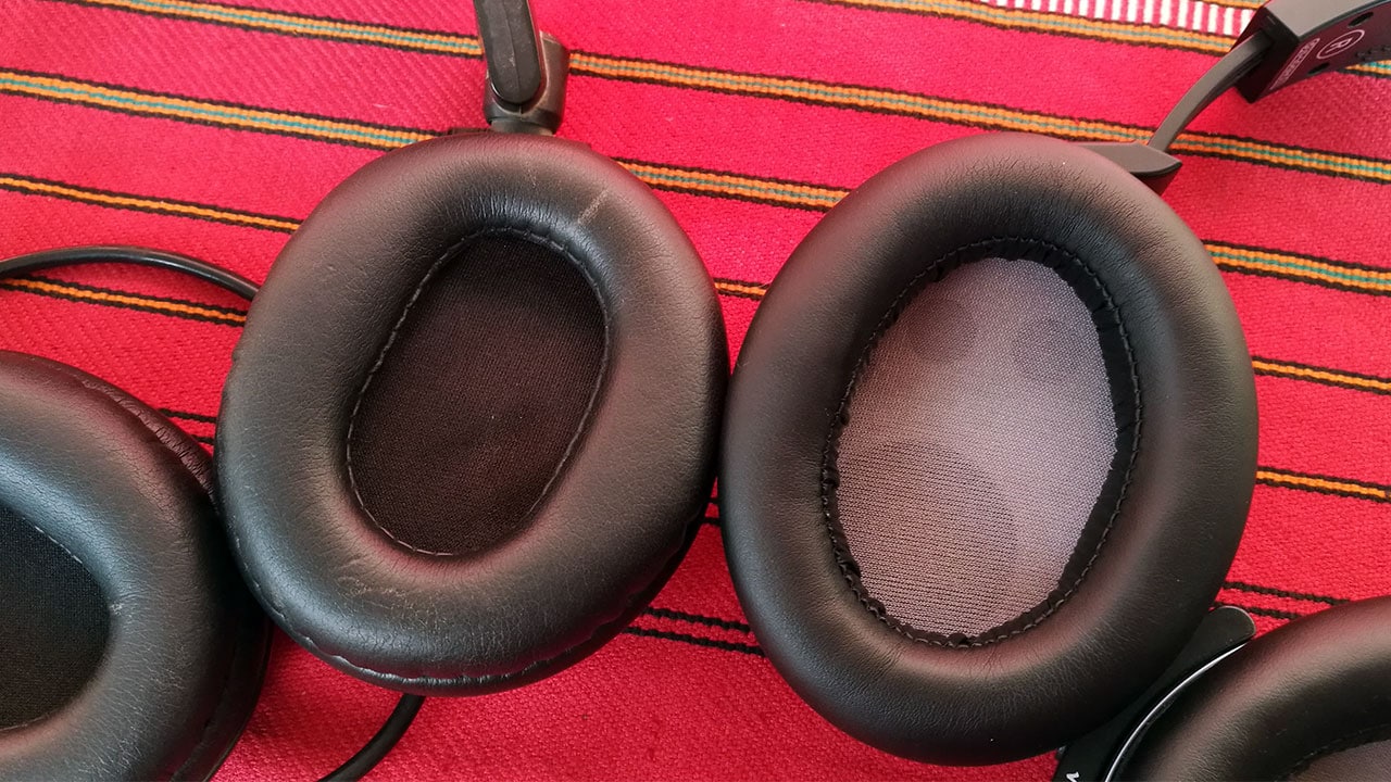 Audio Technica M50 VS Ultrasone P820 ear cups (R): Notice the three distinct driver placements and the off-centre speaker. Image: tech2/ Nikhil Rastogi