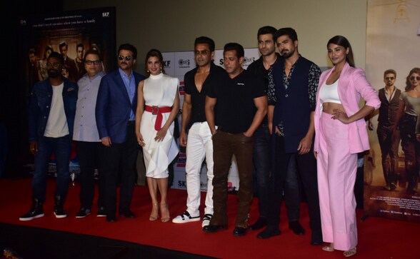 Salman Khan, Jacqueline Fernandez, Anil Kapoor, Bobby Deol attend Race 3 trailer launch Salman Khan, Jacqueline Fernandez, Anil Kapoor, Bobby Deol attend Race 3 trailer launch