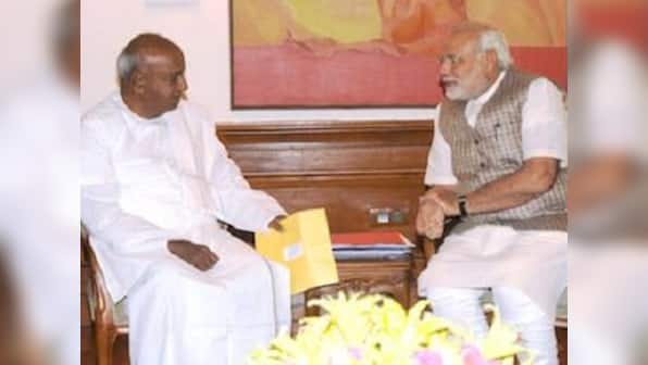 Karnataka polls: Narendra Modi's kind words for Deve Gowda suggest BJP needs coalition with JD(S)