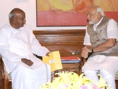 Karnataka polls: Narendra Modi's kind words for Deve Gowda suggest BJP needs coalition with JD(S) Karnataka polls: Narendra Modi's kind words for Deve Gowda suggest BJP needs coalition with JD(S)