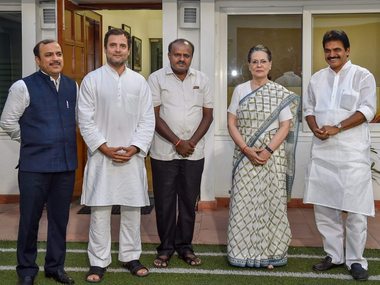 Karnataka govt formation: Congress-JD(S) mull '20-13' formula for cabinet allocation; war over Dy CM post likely Karnataka govt formation: Congress-JD(S) mull '20-13' formula for cabinet allocation; war over Dy CM post likely