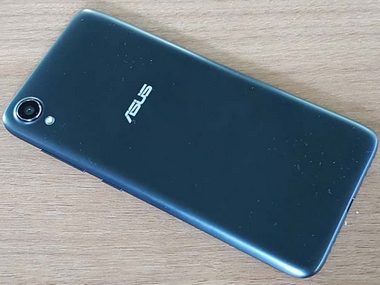 Asus Zenfone Live L1. Gadgetren