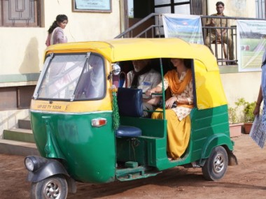 Shweta Nanda makes acting debut with father Amitabh Bachchan in ad for jewellery brand Shweta Nanda makes acting debut with father Amitabh Bachchan in ad for jewellery brand