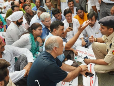 CCTV camera row: Rift between Arvind Kejriwal and Delhi L-G intensifies as CM sits on dharna in national capital CCTV camera row: Rift between Arvind Kejriwal and Delhi L-G intensifies as CM sits on dharna in national capital