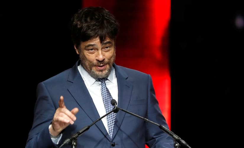 Benicio del Toro, accepts the award for Male Star of the Year during the CinemaCon Big Screen Achievement Awards in Las Vegas, Nevada, U.S., April 26, 2018. REUTERS/Steve Marcus - RC154C9534A0