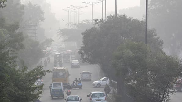 Delhi could see combination of heat wave, dust storm and thunderstorm today, MeT forecast predicts