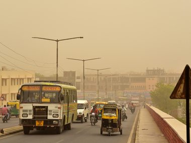 Dust storm kills over 100 in UP and Rajasthan, injures 183; MET predicts another bout in 48 hours Dust storm kills over 100 in UP and Rajasthan, injures 183; MET predicts another bout in 48 hours