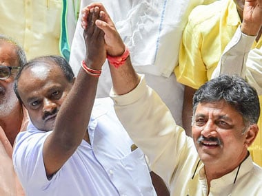 JD(S) leader HD Kumaraswamy and Congress MLA DK Shivakumar. PTI