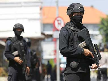 Indonesia suicide bombings: Police say another family of five behind attack that injured 10 in Surabaya Indonesia suicide bombings: Police say another family of five behind attack that injured 10 in Surabaya