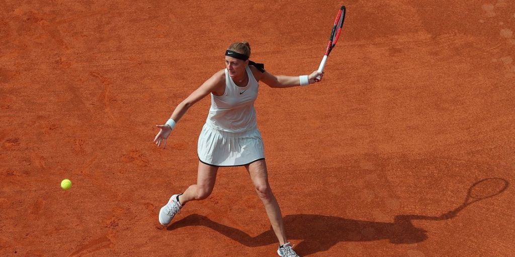 Prague Open: Petra Kvitova marches through to semi-finals; Mihaela