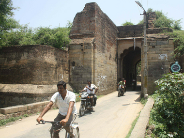 Karnataka polls: Srirangapatna, which voted women to Assembly six times, has no female candidates in fray this time Karnataka polls: Srirangapatna, which voted women to Assembly six times, has no female candidates in fray this time