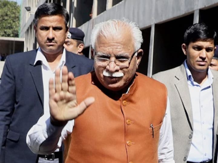 Manohar Lal Khattar ridicules Sonia Gandhi's appointment as Congress interim chief, says voters should show the door to 'family-based parties'
