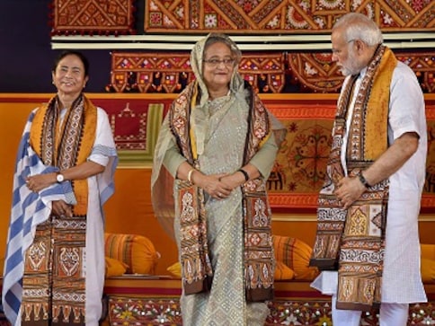 Sheikh Hasina in India: Mamata Banerjee expresses wish to build 'Bangabandhu Bhavan,' hails 'steadfast' ties between India, Bangladesh Sheikh Hasina in India: Mamata Banerjee expresses wish to build 'Bangabandhu Bhavan,' hails 'steadfast' ties between India, Bangladesh