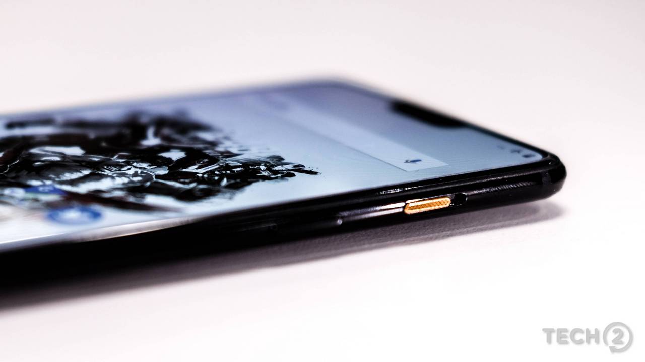 The alert slider in golden stands out in the overall black body which adds the much-needed bling factor. Image: tech2/ Ankit Vengurlekar The alert slider in golden stands out in the overall black body which adds the much-needed bling factor. Image: tech2/ Ankit Vengurlekar