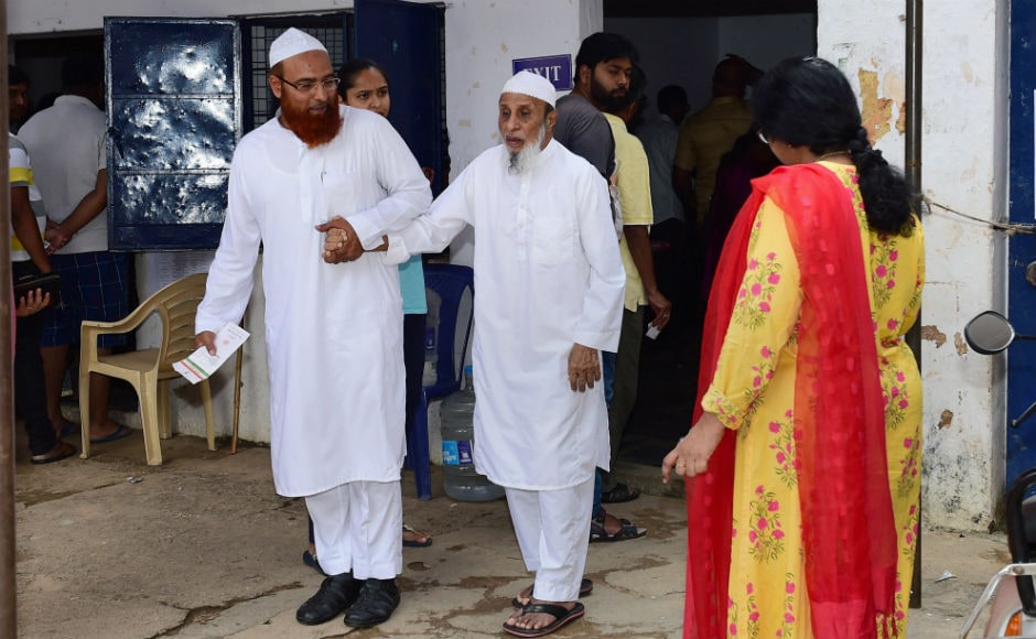 Technical glitches in electronic voting machines (EVMs) delayed polling at several places in Bengaluru. Over 2,600 candidates are in the fray. PTI Technical glitches in electronic voting machines (EVMs) delayed polling at several places in Bengaluru. Over 2,600 candidates are in the fray. PTI
