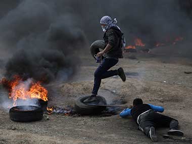 US opens Jerusalem embassy: Israeli forces kill 28 protesters as thousands of Palestinians agitate on Gaza border US opens Jerusalem embassy: Israeli forces kill 28 protesters as thousands of Palestinians agitate on Gaza border