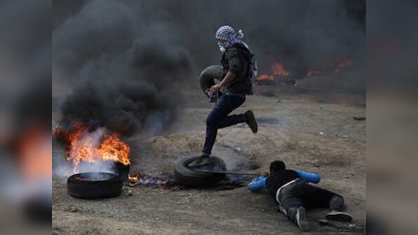 US opens Jerusalem embassy: Israeli forces kill 28 protesters as thousands of Palestinians agitate on Gaza border