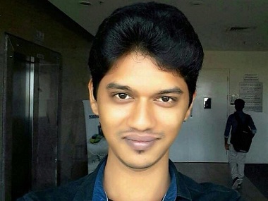 Chennai tourist killed near Srinagar: Mortal remains of 22-yr-old flown to Tamil Nadu as Kashmiris condemn attack Chennai tourist killed near Srinagar: Mortal remains of 22-yr-old flown to Tamil Nadu as Kashmiris condemn attack