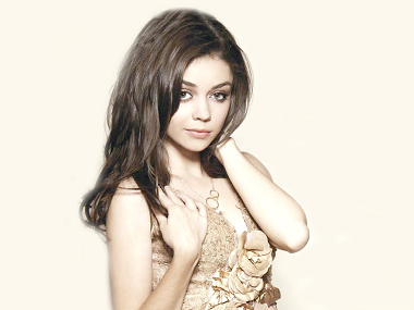 Modern Family star Sarah Hyland cast in Legally Blonde director Robert Luketic's romcom The Wedding Year Modern Family star Sarah Hyland cast in Legally Blonde director Robert Luketic's romcom The Wedding Year